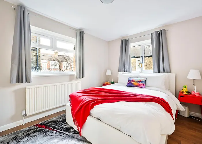 Spacious Bright 2-3 Bed Flat In Fulham By The Thames