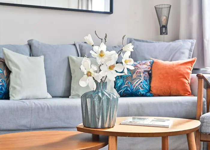 Spacious Bright 2-3 Bed Flat In Fulham By The Thames