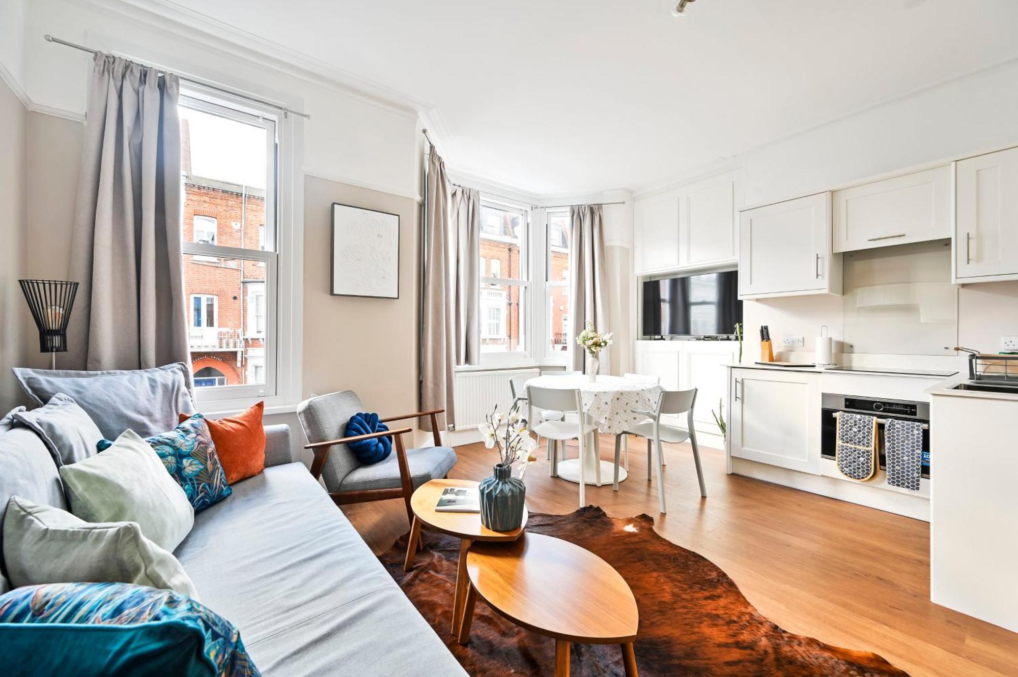 Spacious Bright 2-3 Bed Flat In Fulham By The Thames Londra