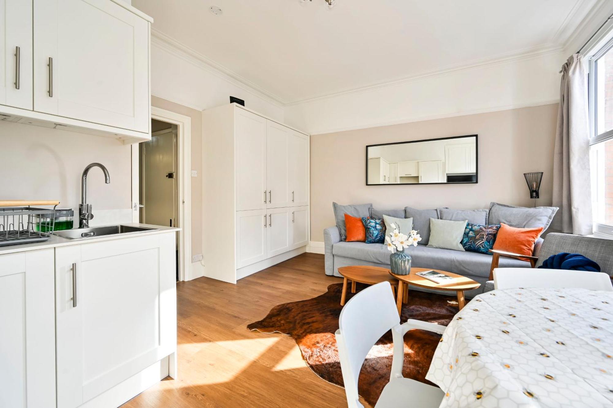 Spacious Bright 2-3 Bed Flat In Fulham By The Thames * Londra